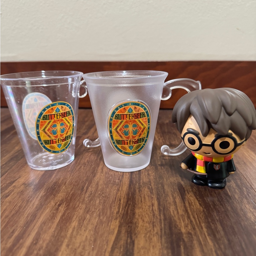 Harry Potter Butterbeer Plastic Cup Mug & Harry Potter Plastic Toy